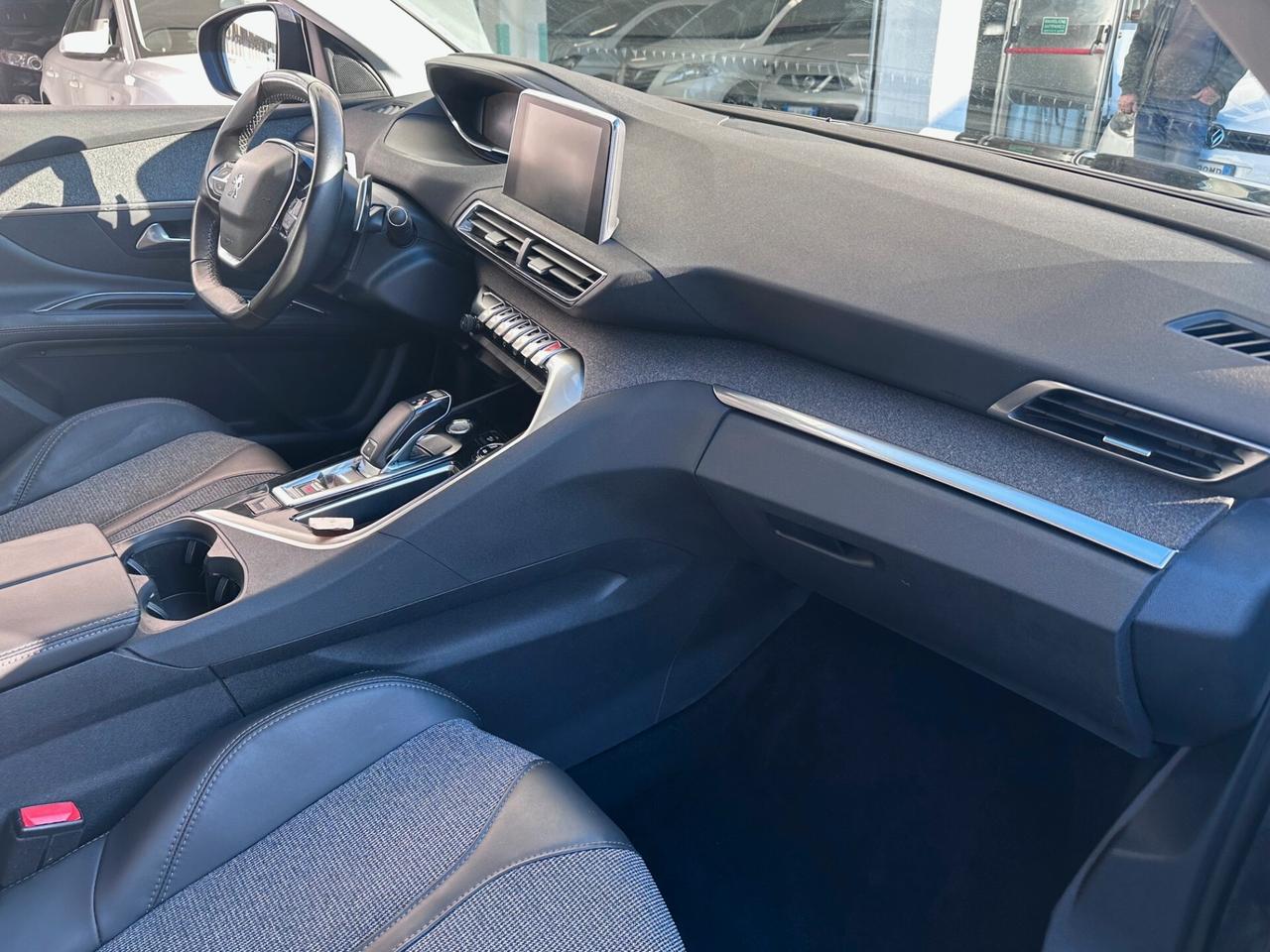 Peugeot 3008 BlueHDi 120 EAT6 S&S Allure