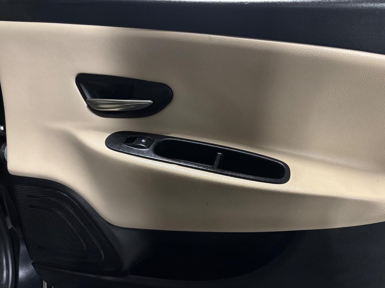 Lancia Ypsilon 1.2 BENZINA OK NEOPATENTATI