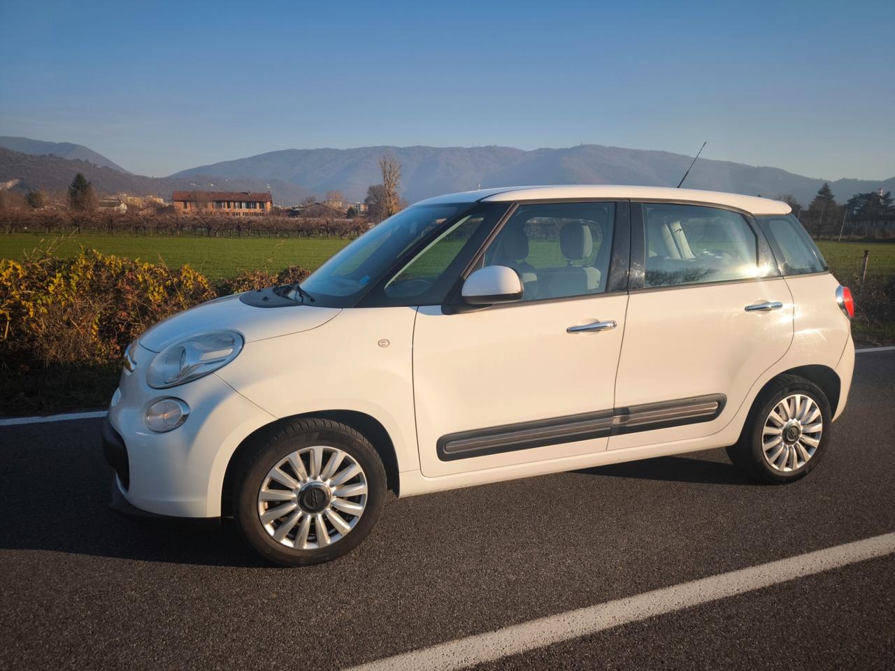 FIAT 500L 1,4 BENZ-95CV-LOUNGE-EURO 6-OK NEOPATENTATI