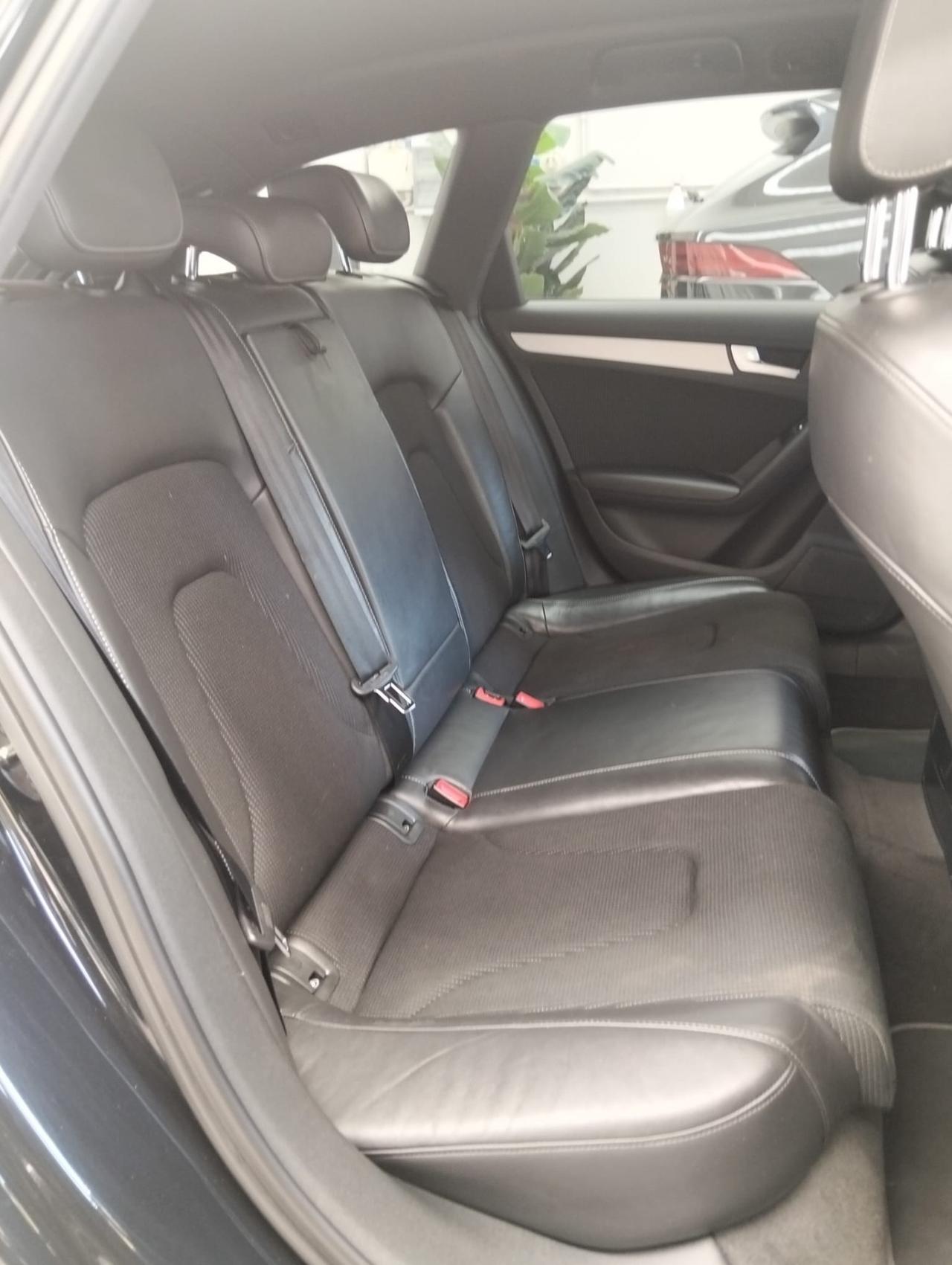 Audi A4 Avant 2.0 TDI S LINE 150 CV