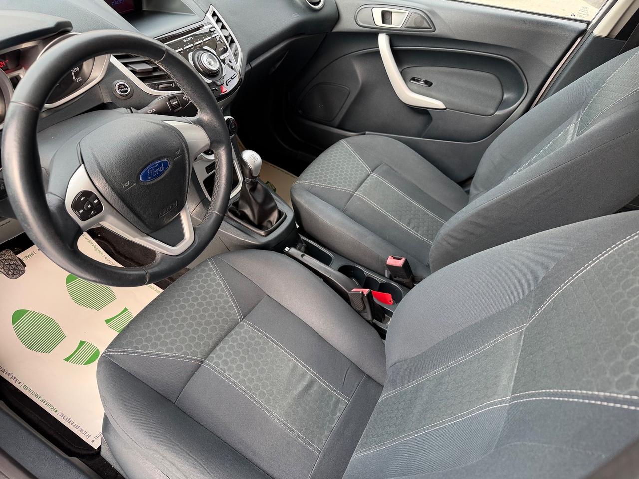 Ford Fiesta 1.4 TDCi 70CV 5 porte Titanium