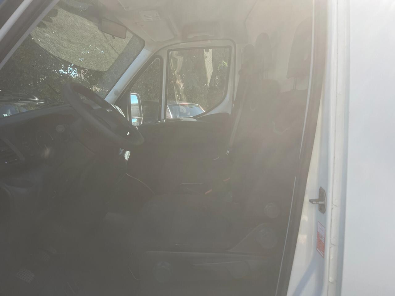 Iveco Daily 2.3 Diesel HKa 35 S V Radstand 3520