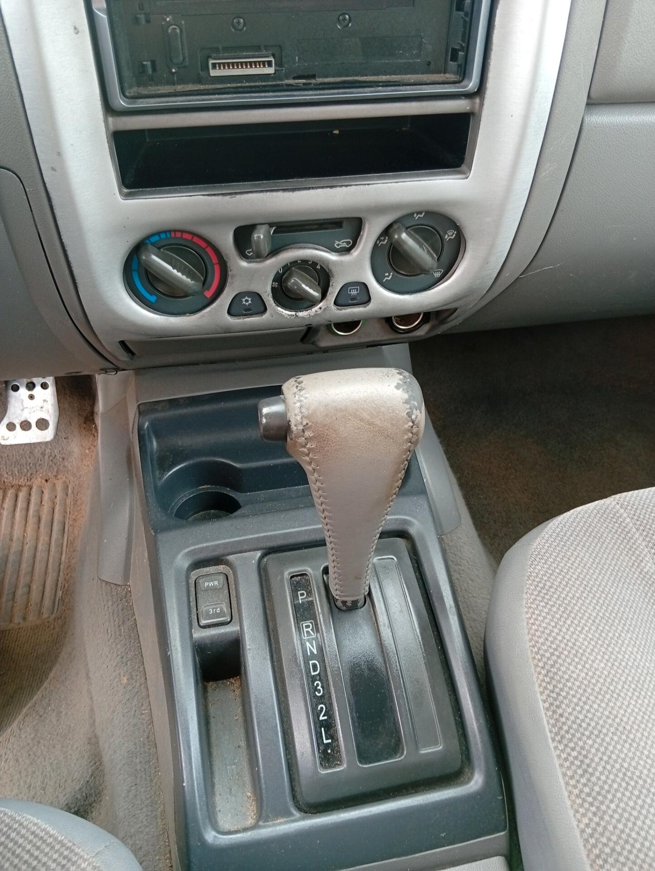 Isuzu D-Max 3.0 TD cat Space Cab 4WD Pick-up LS