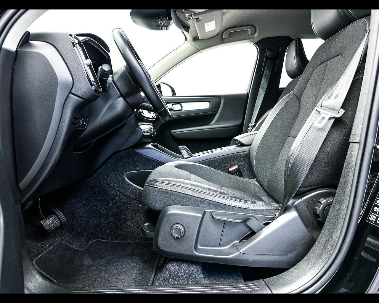 VOLVO XC40 (2017-->) - XC40 T3 Geartronic Business