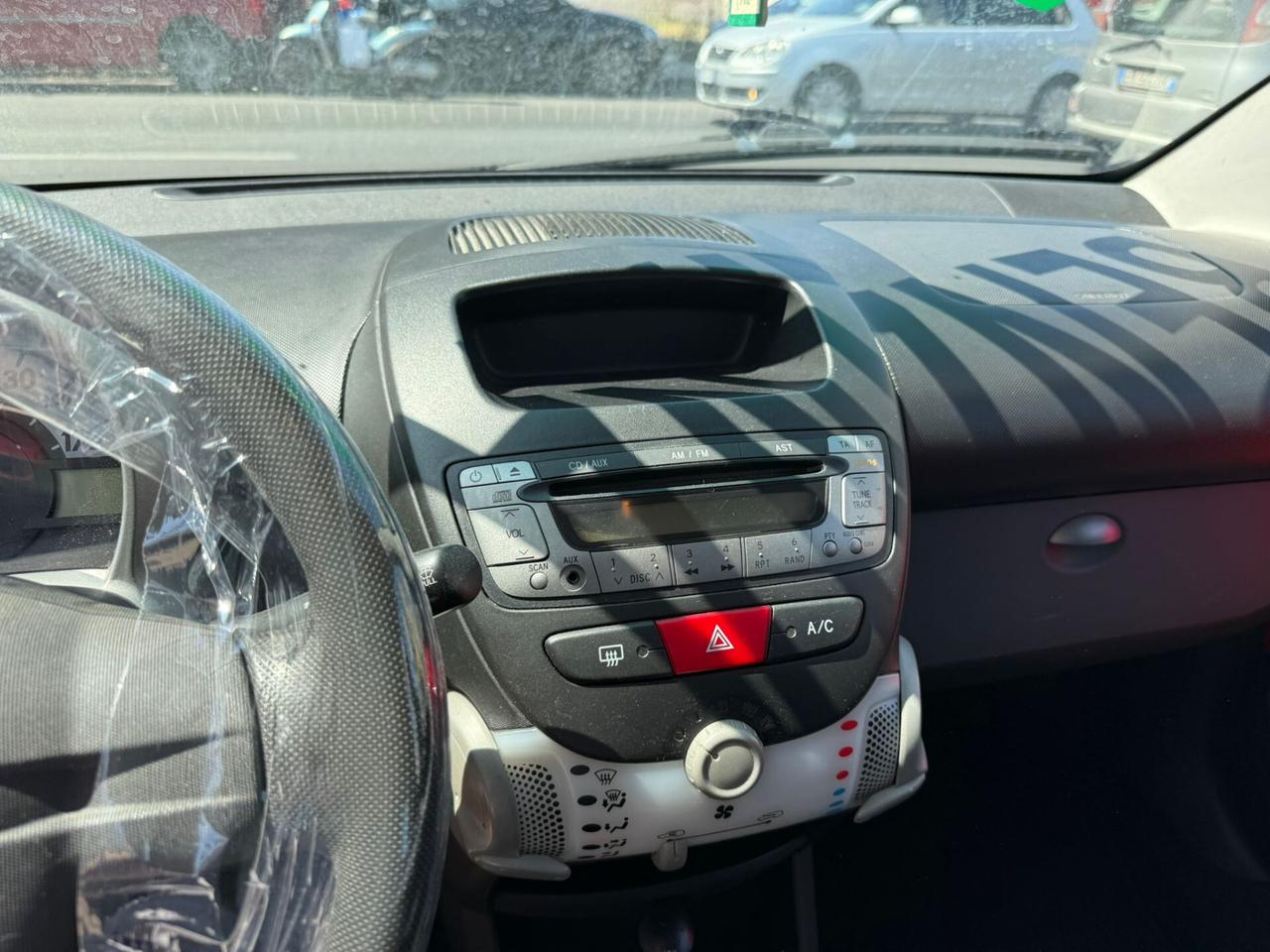 Citroen C1 1.0 5 porte Attraction - NEOPATENTATO - ANNO 02 / 2013