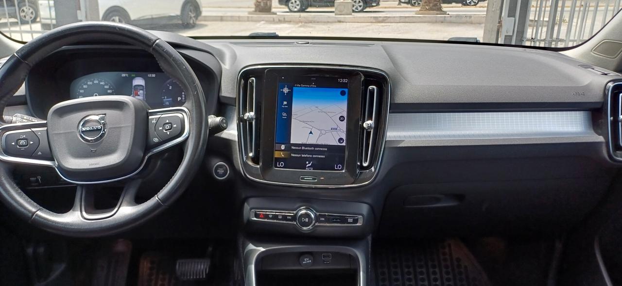 Volvo XC40 D3 Geartronic Momentum Pro