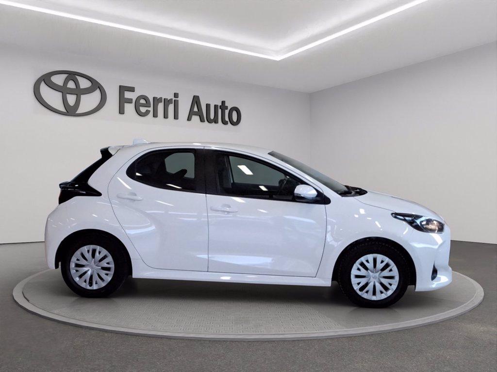 TOYOTA Yaris 1.5h active del 2023
