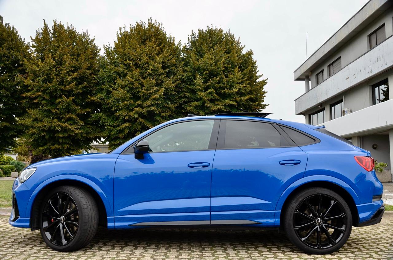 AUDI RS Q3 SPB 2.5 QUATTRO 400cv S-TRONIC, GARANZIA AUDI, SERVICE AUDI, BOLLO E SUPERBOLLO 9/2026, TETTO, MATRIX, HI-FI SONOS, DYNAMIC PACK, PERMUTE