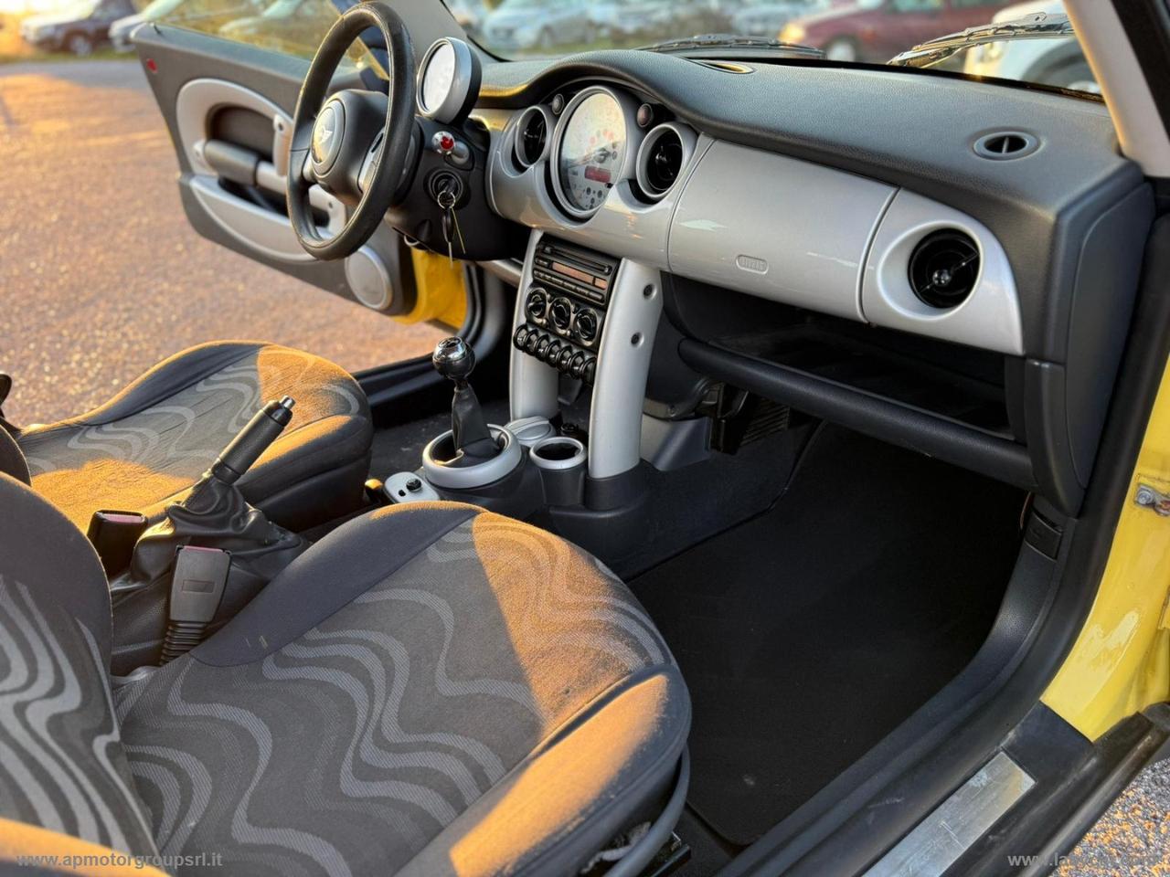 MINI Mini 1.6016V One de luxe