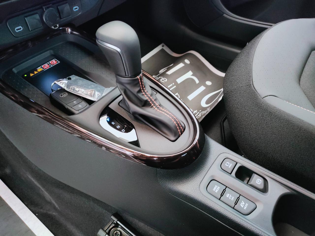 TOYOTA AYGO X HEV PREMIUM MC26