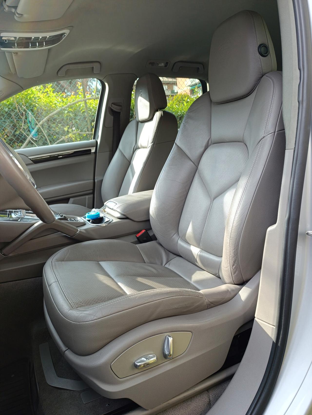 Porsche Cayenne 3.0 Diesel #GM
