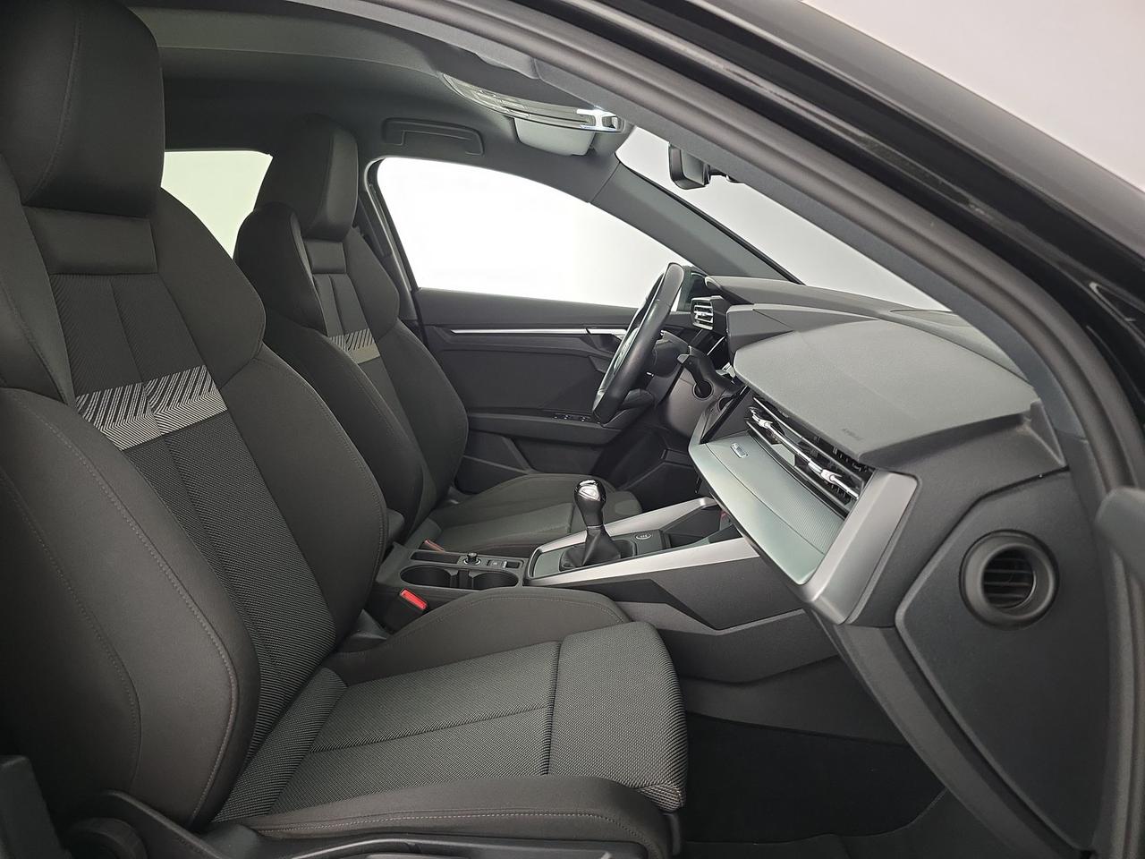 Audi A3 sportback 30 1.0 tfsi business advanced