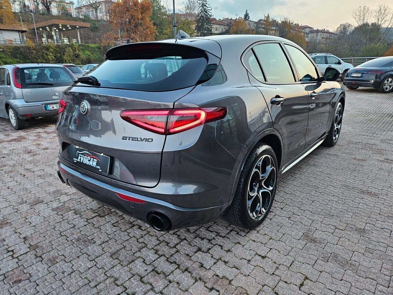 Alfa Romeo Stelvio 2.2 Turbodiesel 210 CV AT8 Q4 Veloce