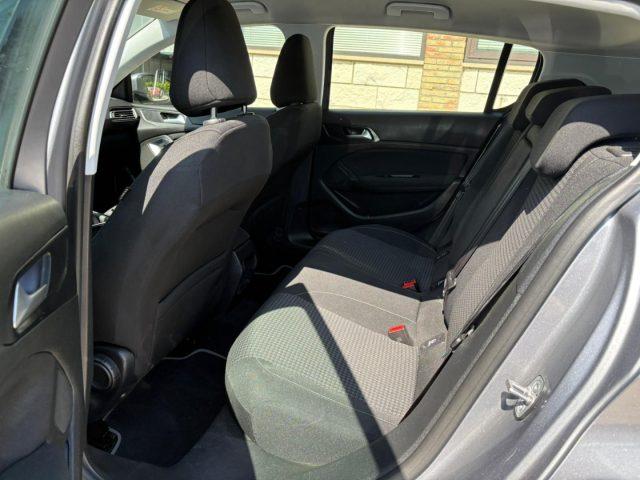 PEUGEOT 308 BlueHDi 130 S&S Business