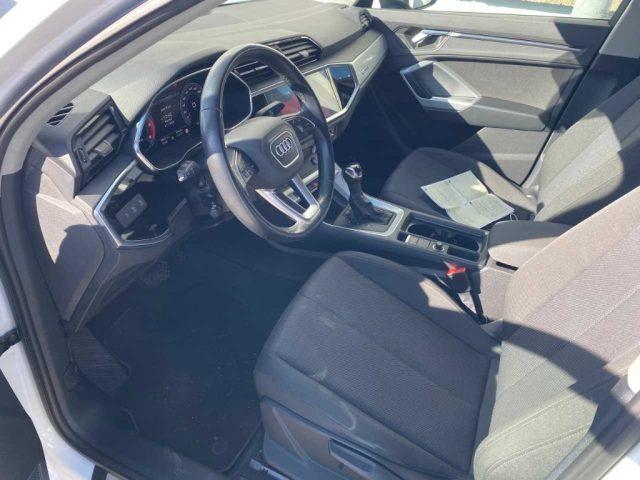 AUDI Q3 35 TDI Business Advanced