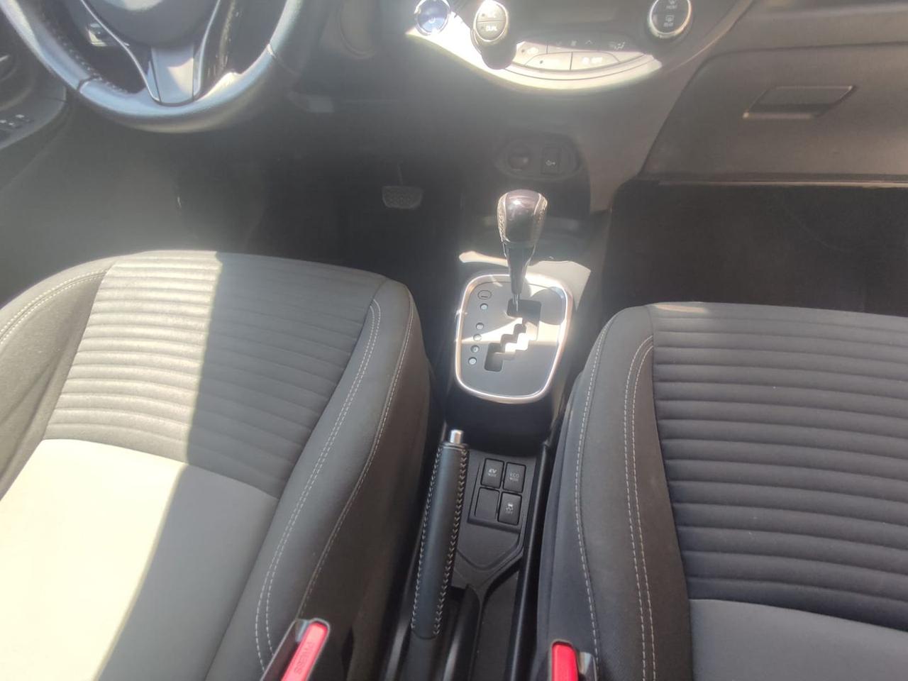 Toyota Yaris 1.5 Hybrid #2599