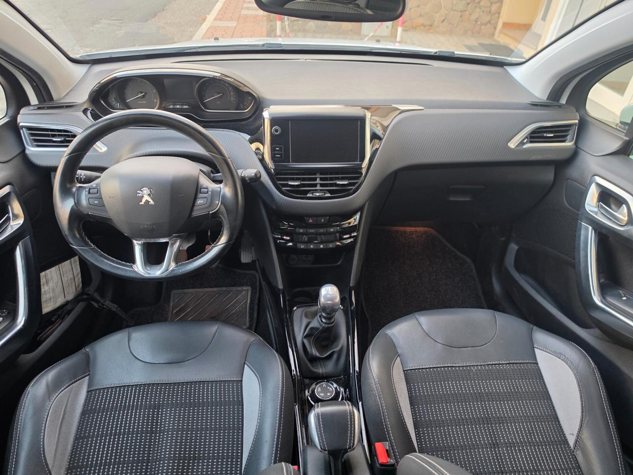 Peugeot 2008 BlueHDi 120 S&S Black Matt