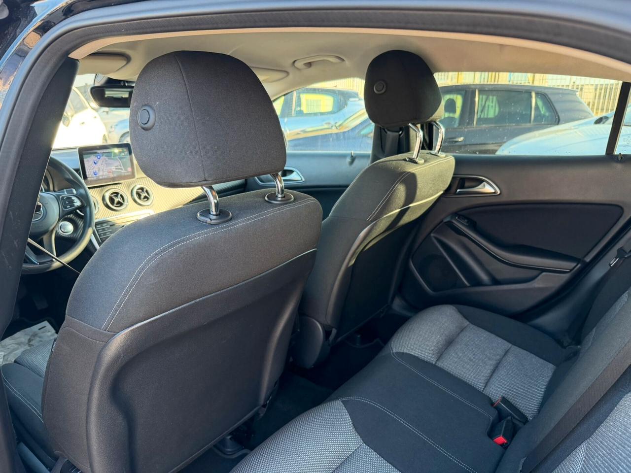 Mercedes-benz GLA 180 d Automatic Business