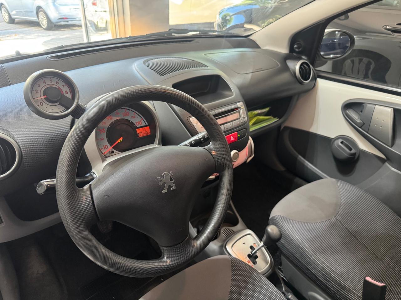 Peugeot 107 1.0 68CV 5p. Sweet Years 2Tronic