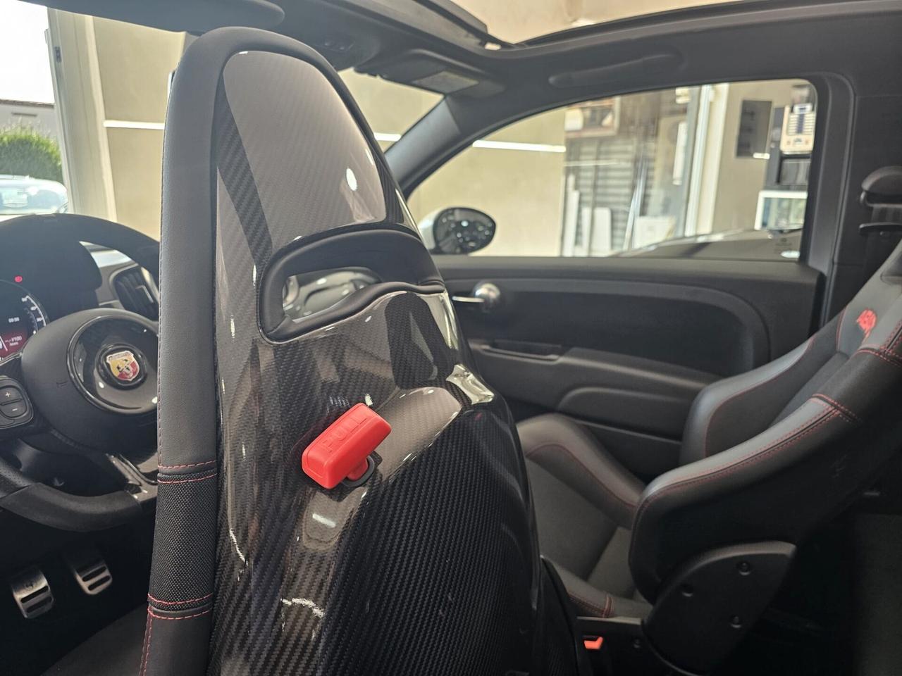 Abarth 595 C 1.4 Turbo T-Jet 180 CV Esseesse