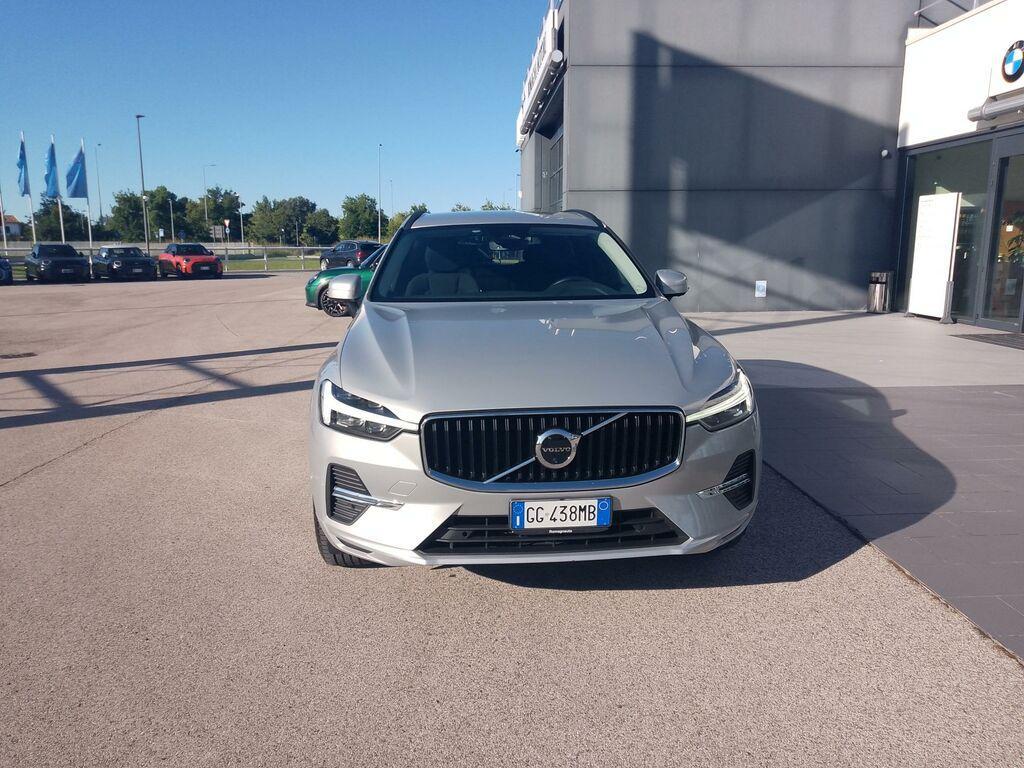 Volvo XC60 2.0 B4 Momentum AWD Auto