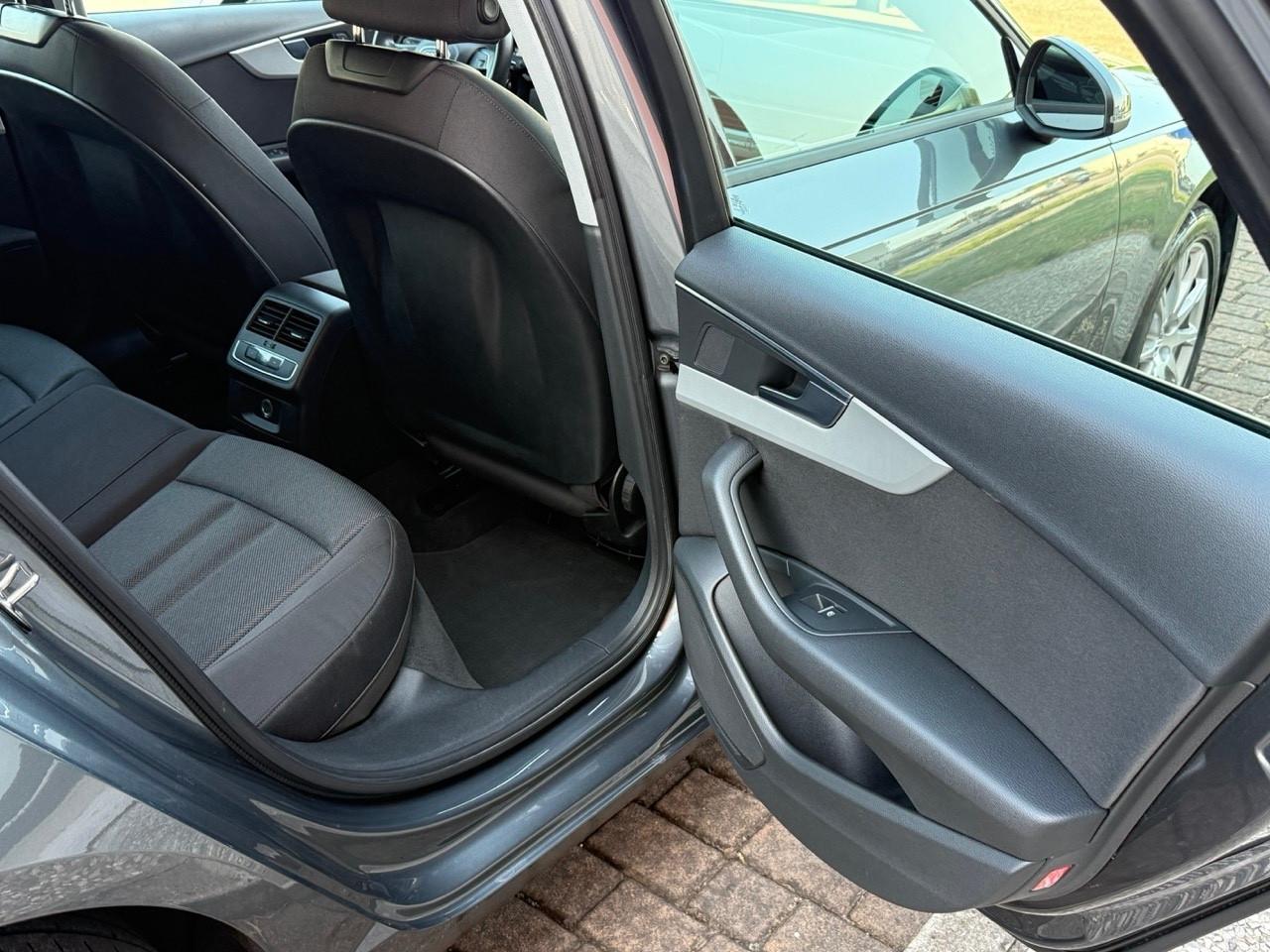 Audi A4 Avant 40 TDI quattro S tronic MATRIX/UNIPRO