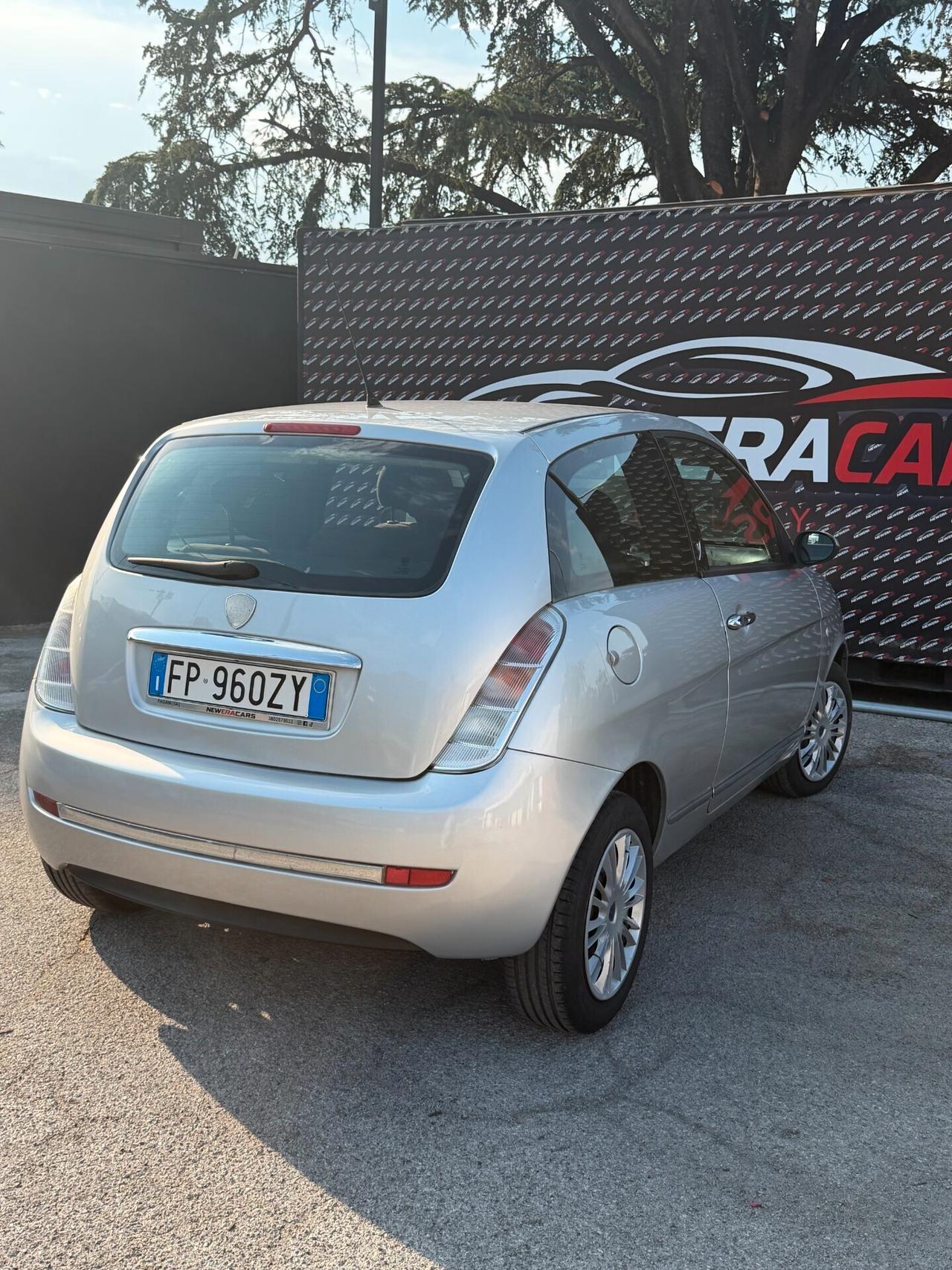 Lancia Ypsilon 1.3 MJT 75 CV Argento