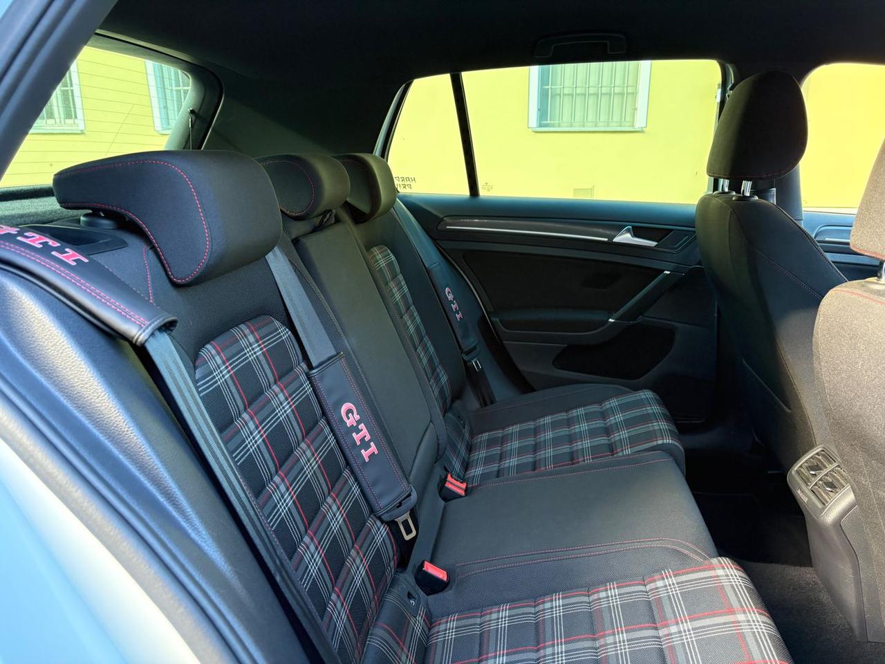 Volkswagen Golf Sport 2.0 GTI Performance #7593