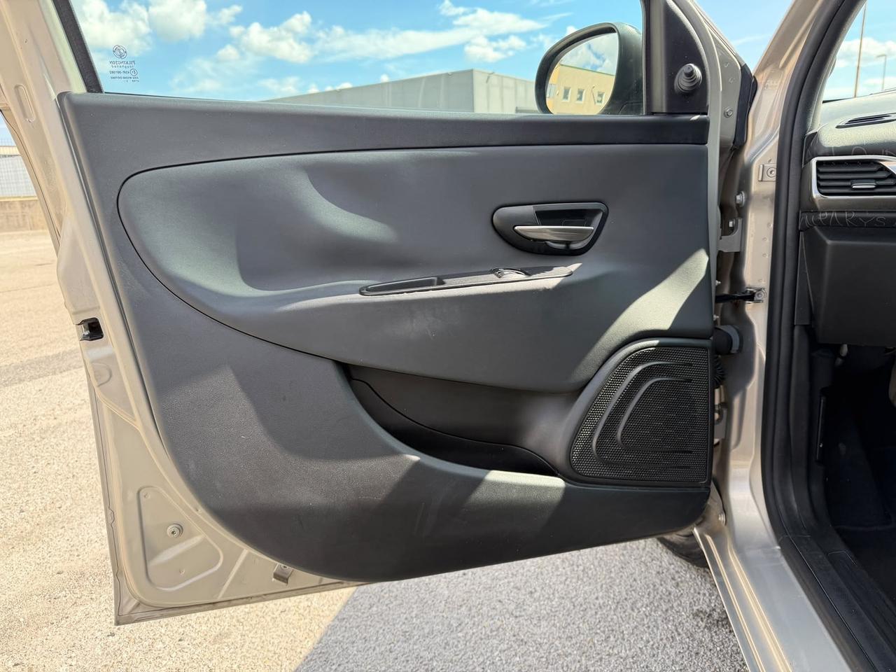 Lancia Ypsilon 100000 KM GARANZIA 12 MESI