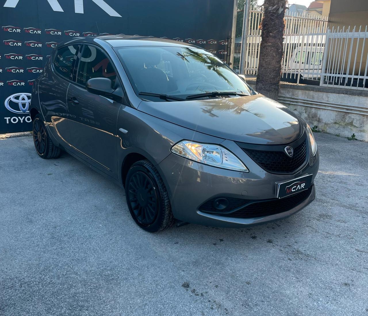 Lancia Ypsilon 1.0 FireFly 5 porte S&S Hybrid Ecochic Gold