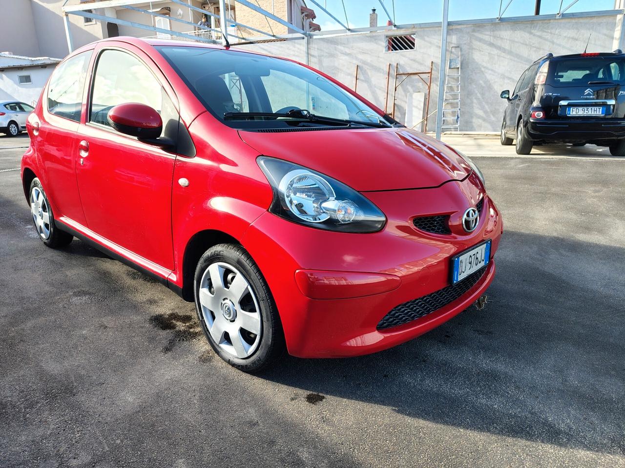 Toyota Aygo 1.0 12V VVT-i 5 porte Sol