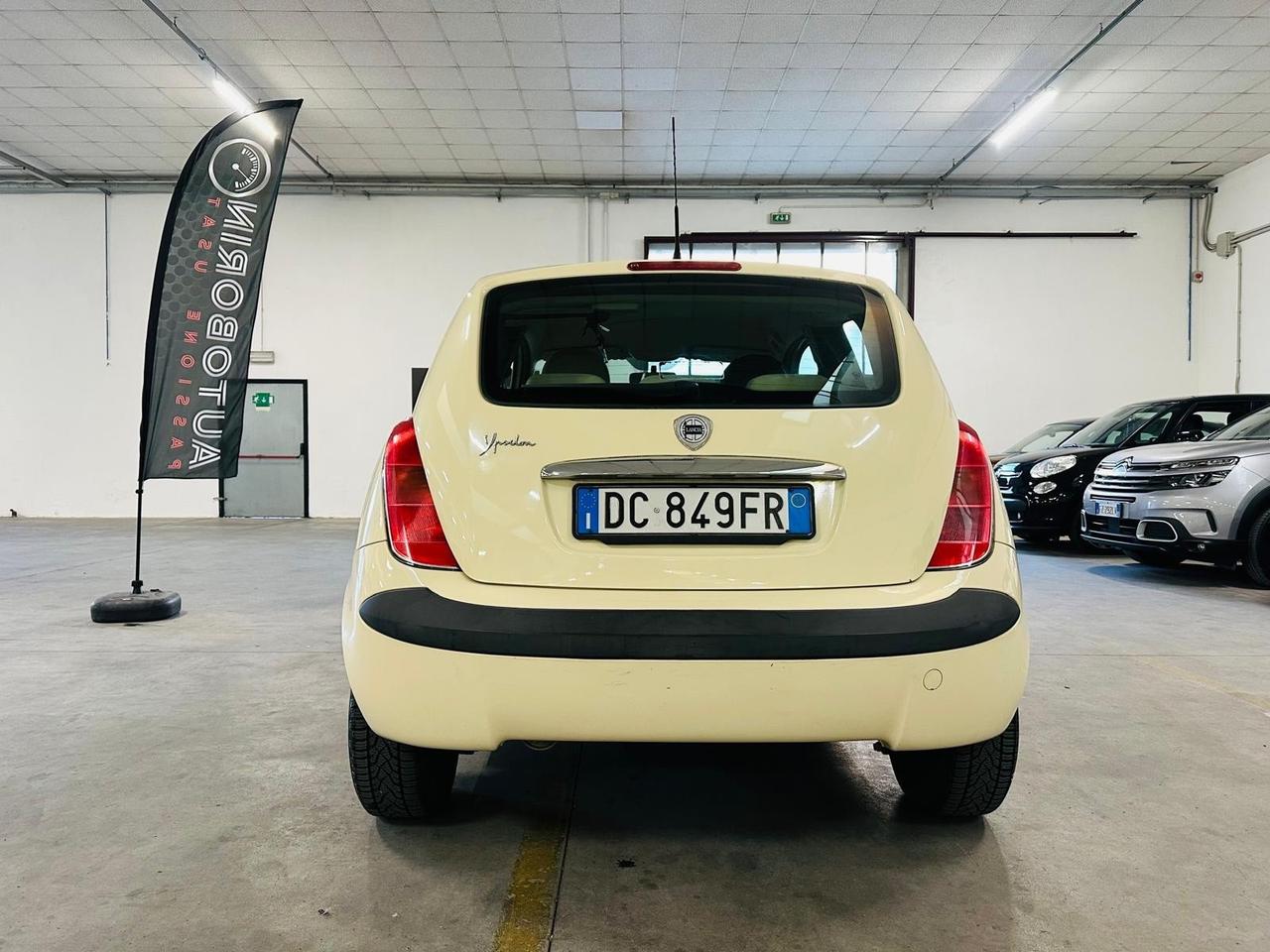 Lancia Ypsilon 1.2 Argento