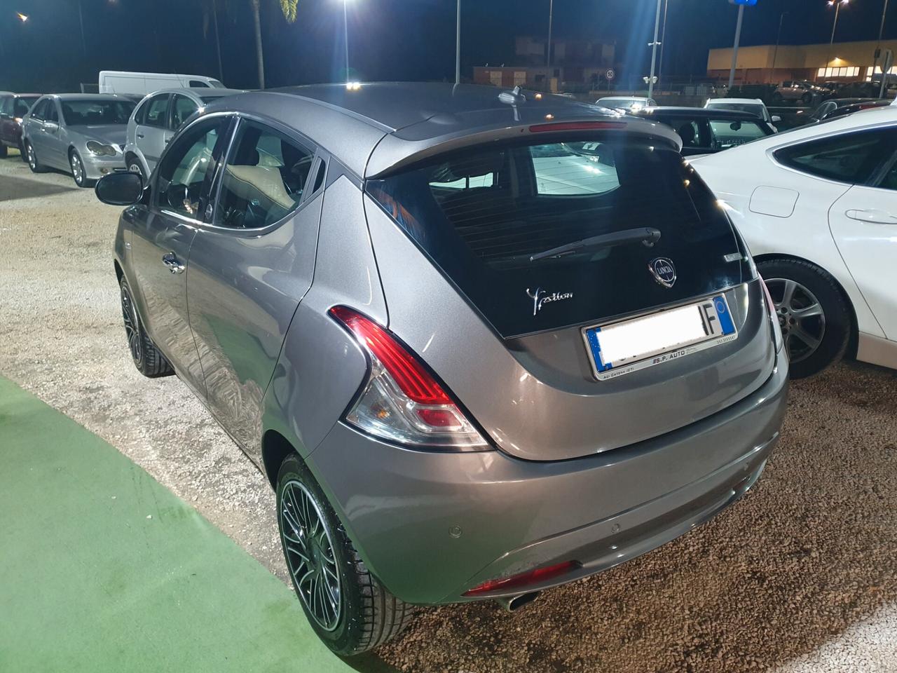 Lancia Ypsilon 1.0 FireFly 5 porte S&S Hybrid Ecochic Gold