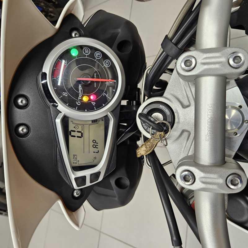 Triumph Speed Triple 1050 - 2011