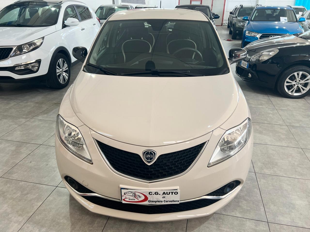 Lancia Ypsilon 1.2 69 CV Silver 2017