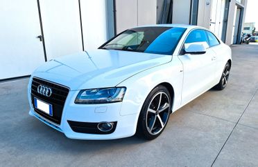 Audi A5 2.0 TDI 170cv Coupe' S-line interno ed Esterno - Cerchi da 18"