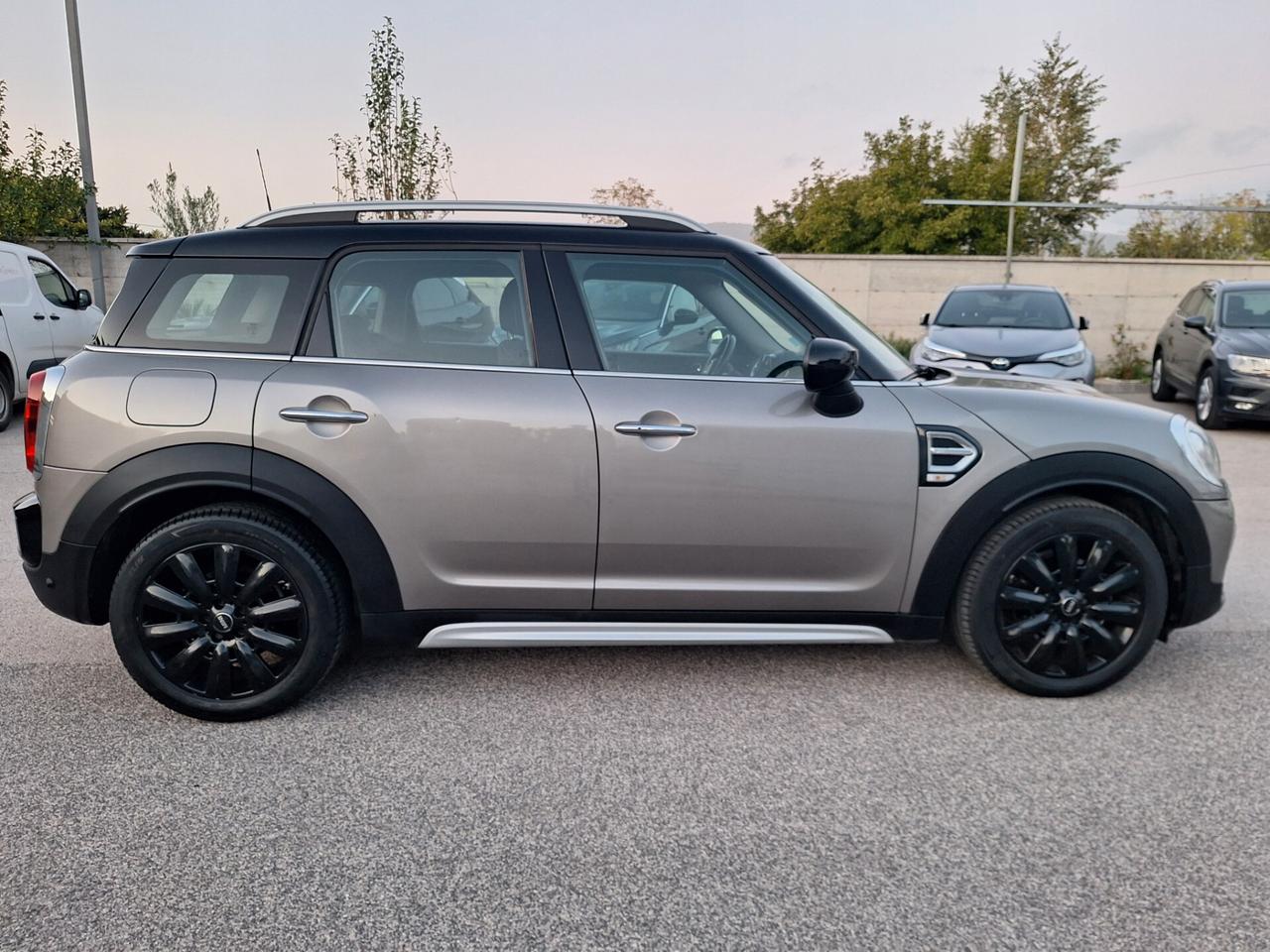 Mini Cooper D COUNTRYMAN HYPE 2.0 AUTOMAT. NAV+RETROCAM - 2020