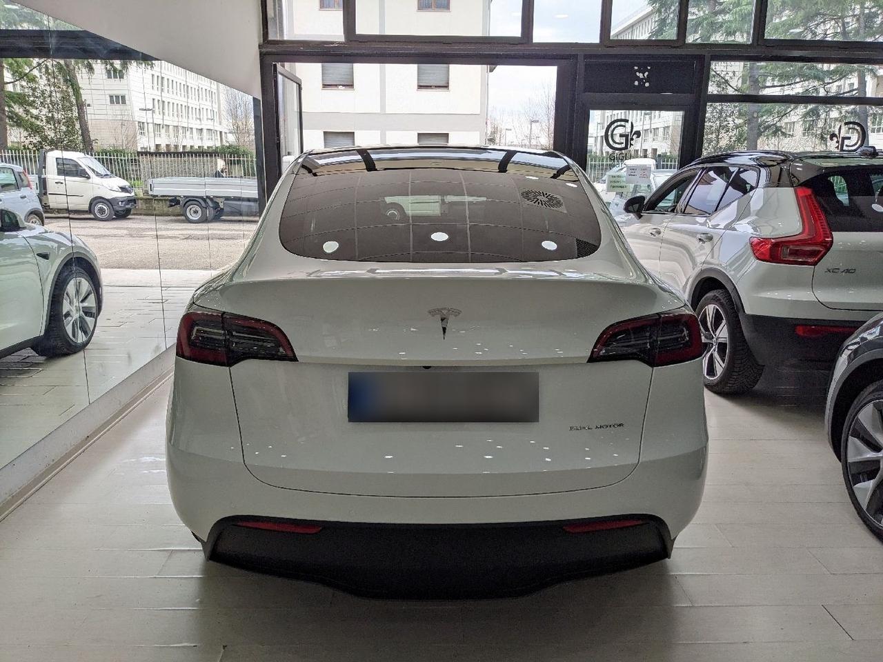 Tesla Model Y Long Range AWD