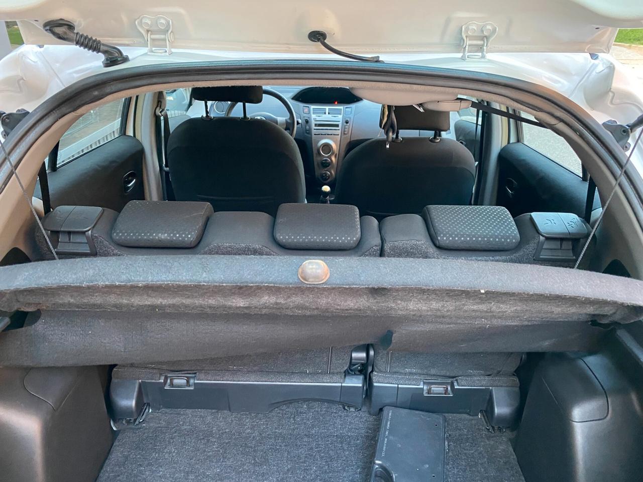 Toyota Yaris 1.0 5 Porte Sol