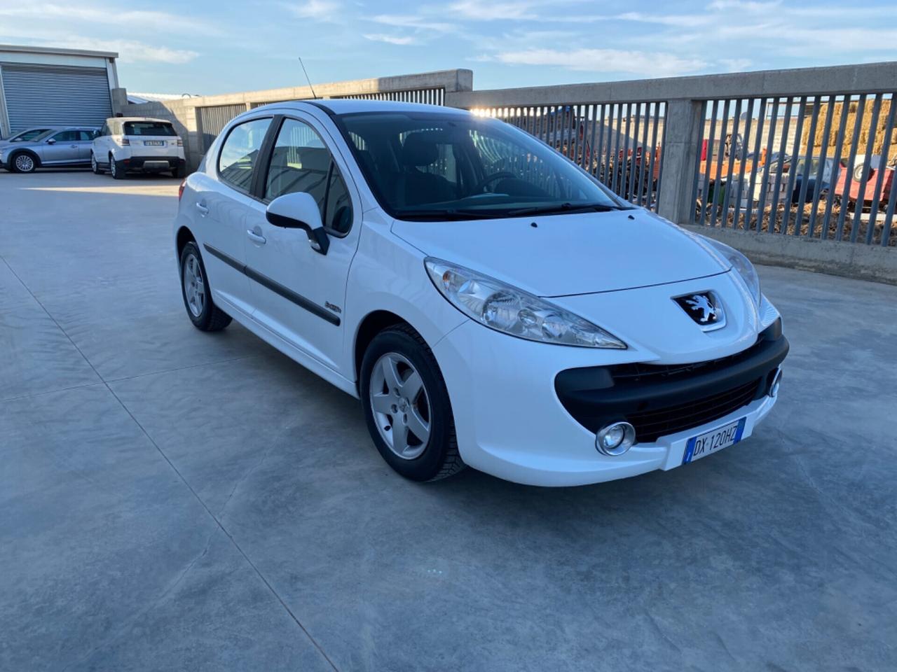 Peugeot 207 1.4 8V 75CV 5p. Energie Sport ECO GPL