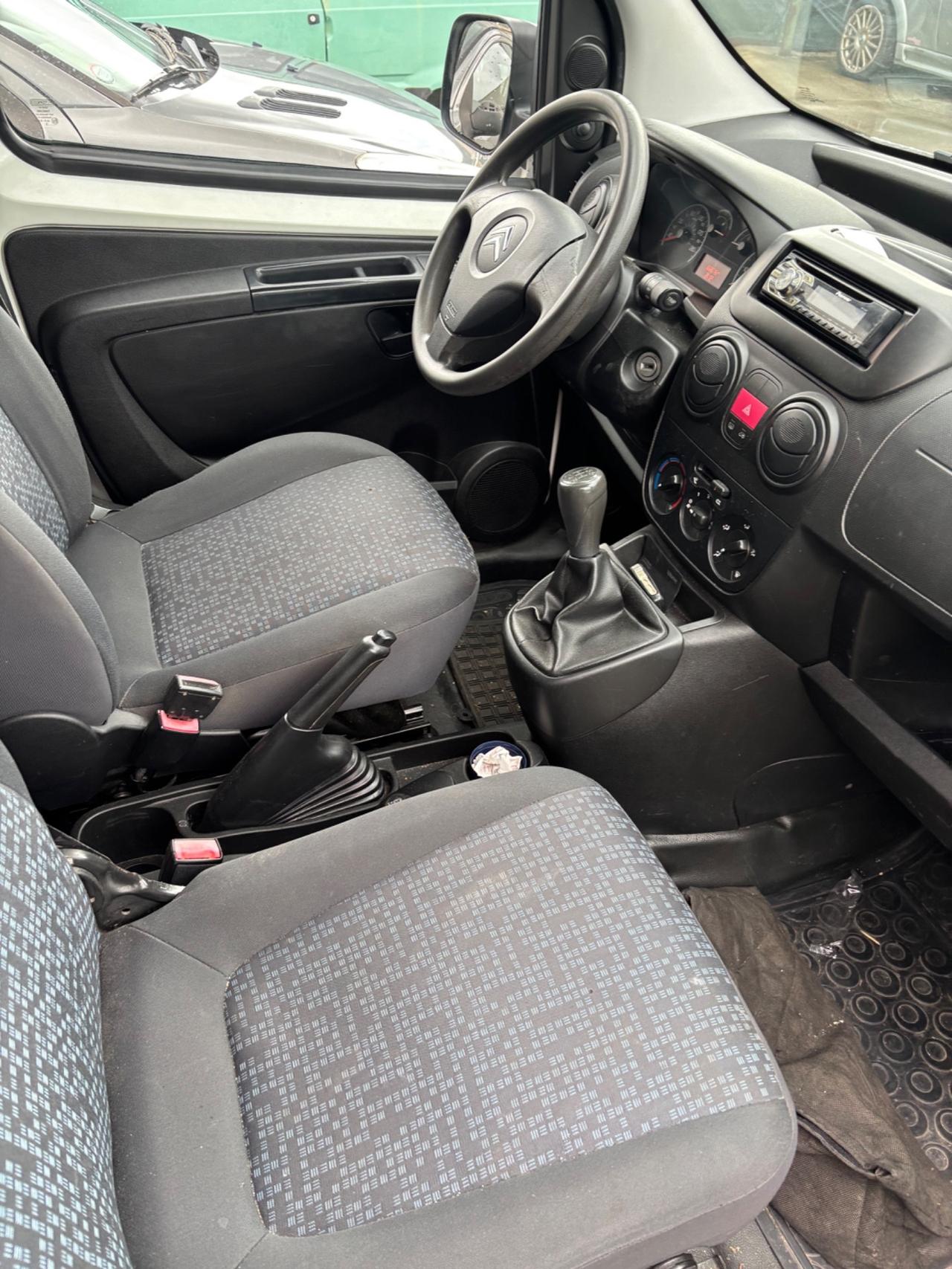 Peugeot bipper autocarro