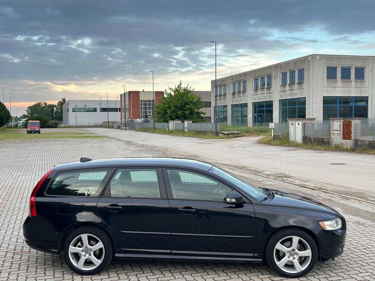 Volvo V50 D3 R-design
