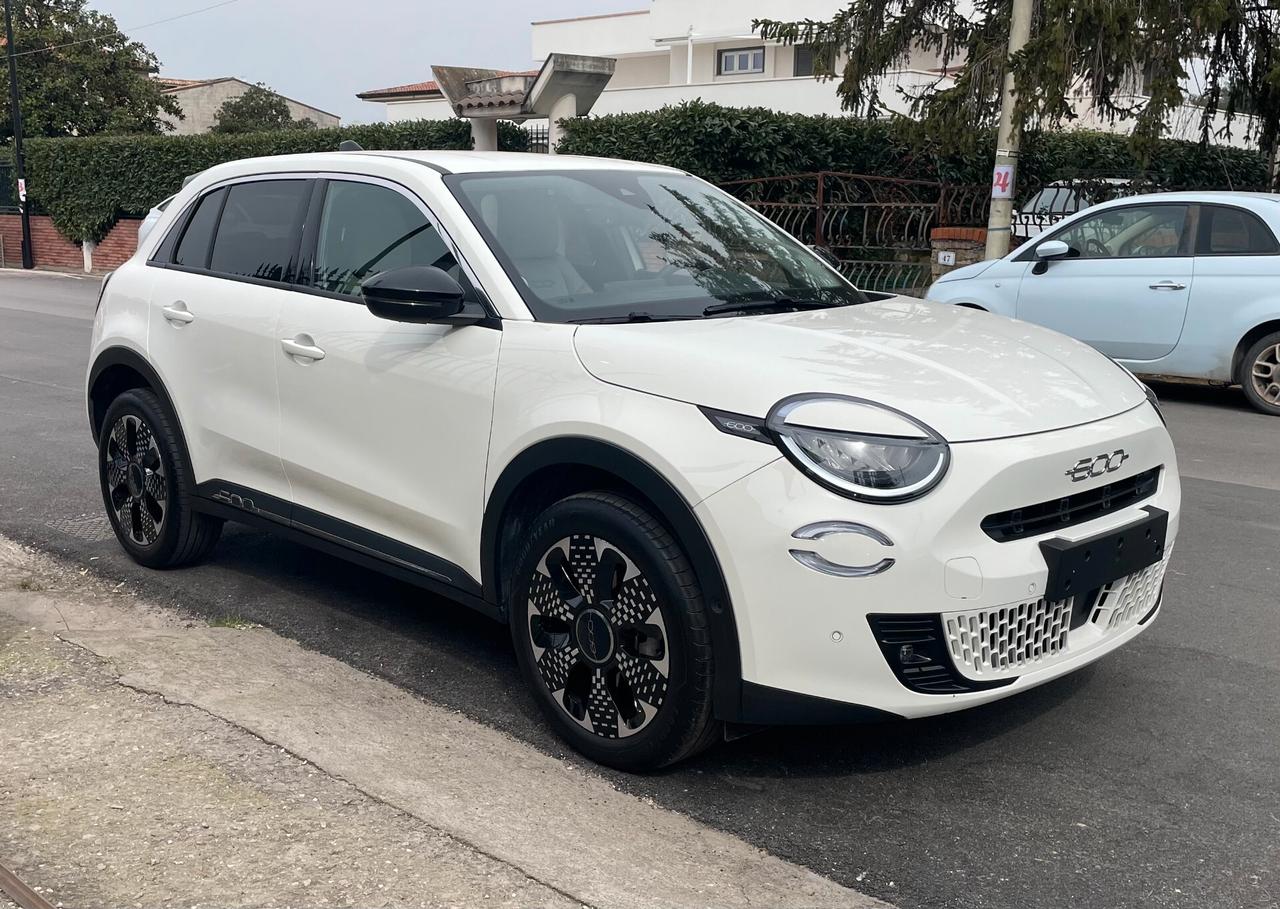 FIAT 600 1.2 Hybrid 110CV DCT LA PRIMA