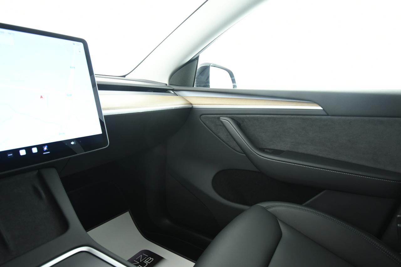 TESLA Model Y Long Range Dual Motor awd PILOTA AUTOMATICO+CAMERA+ACC