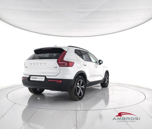 VOLVO XC40 B3 automatico Plus Dark