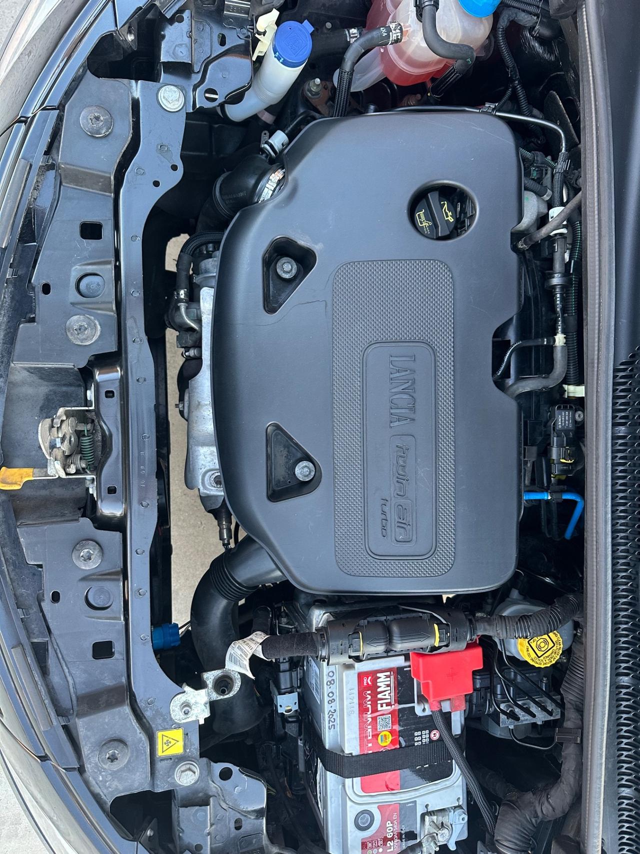 Lancia YPSILON 0.9 METANO ELEFANTINO 2015