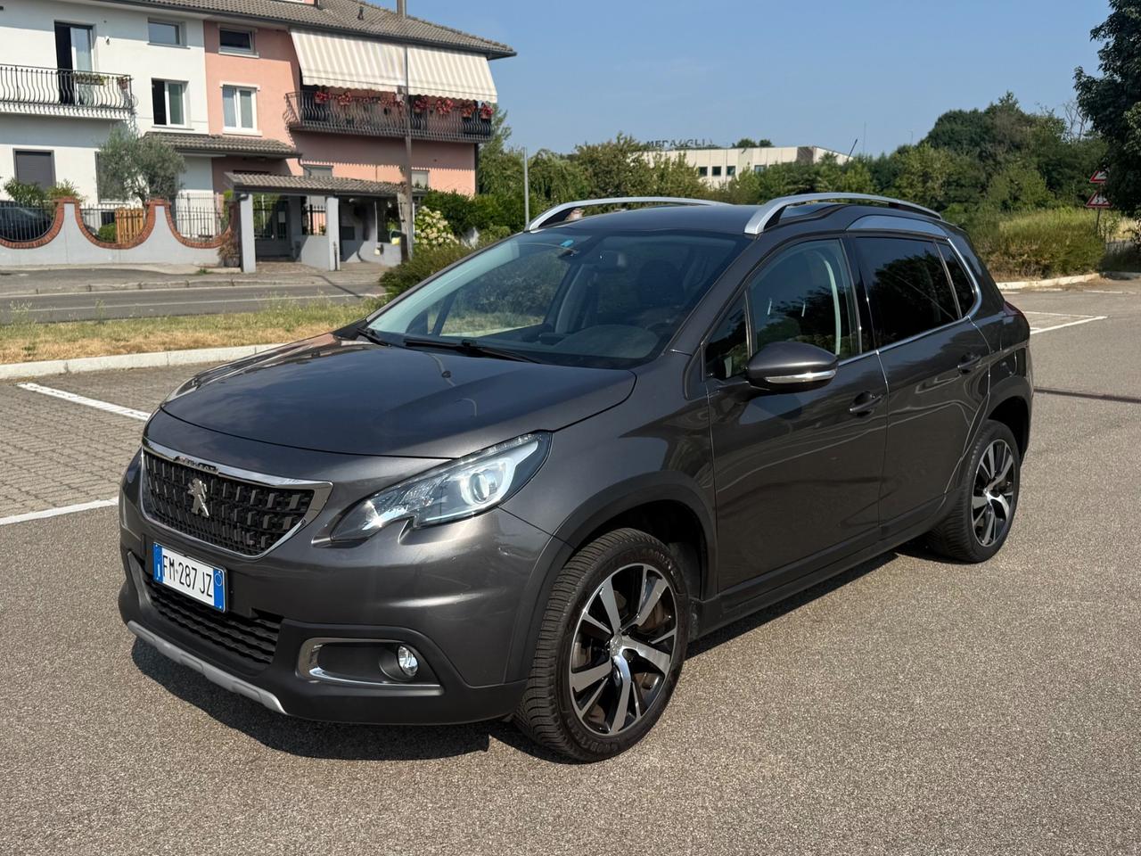 Peugeot 2008 PureTech Turbo 110 S&S*Navi*Pelle*Camera*Cerchi