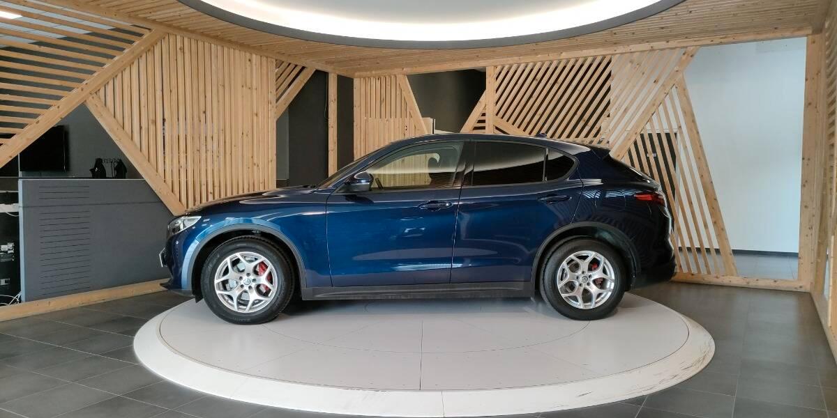 Alfa Romeo Stelvio 2.2 t Business rwd 160cv auto