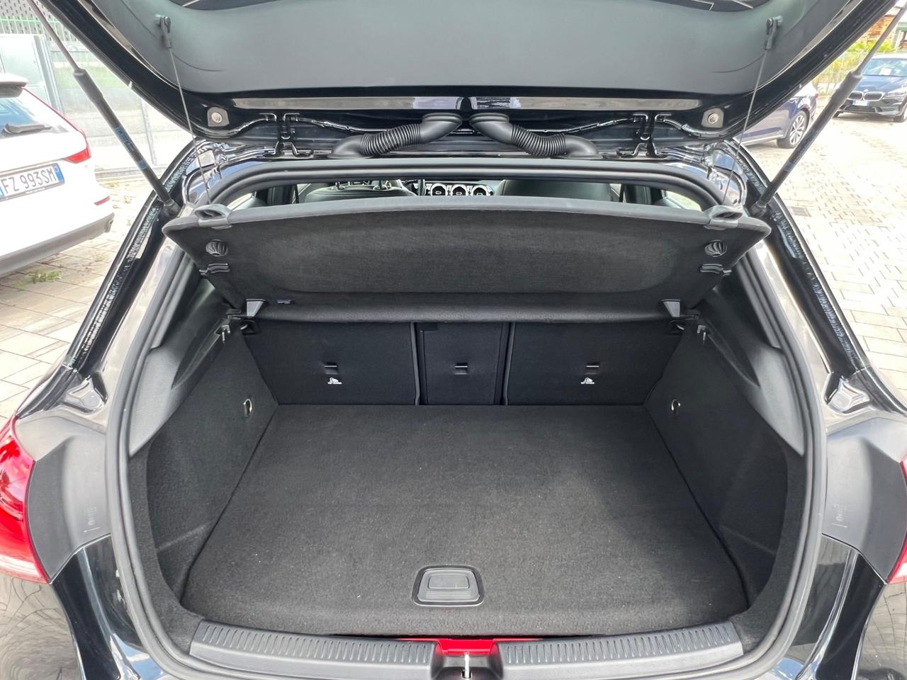 Mercedes-benz A 250 e hybrid EQ Business