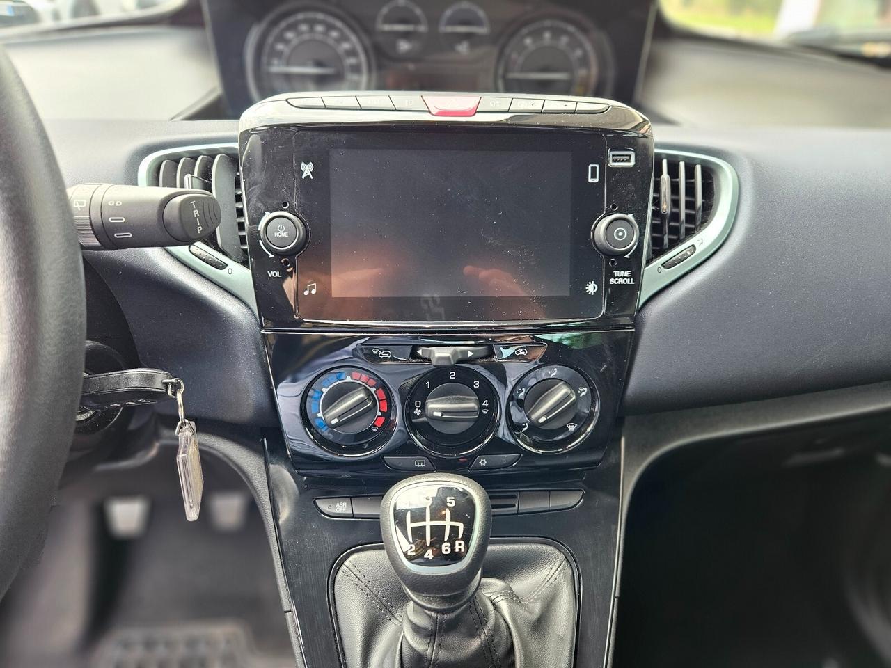 Lancia Ypsilon 1.0 FireFly 5 porte S&S Hybrid Gold Plus